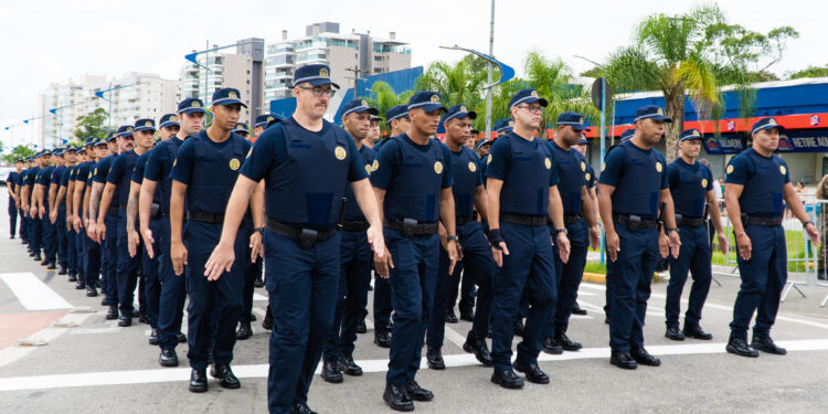 Bertioga mais que dobra o efetivo da segurança com a posse de 100 novos GCMs