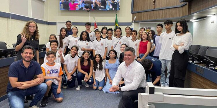 Câmara Jovem 2024: Jovens vereadores participam de primeira reunião preparatória na Câmara Municipal