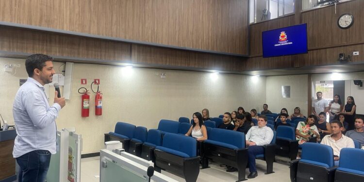 Câmara Municipal promove encontro de apresentação do Programa Câmara Universitária
