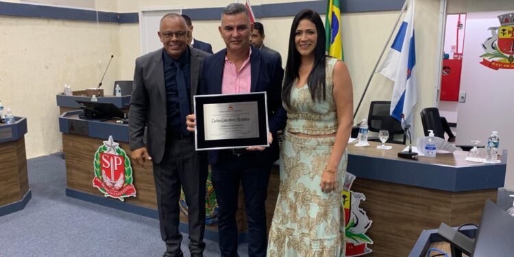 Carlos Gonçalves de Alcântara é homenageado com Título de Cidadão Caraguatatubense