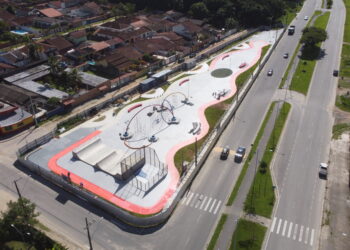 Obras da Praça Anchieta chegam à fase final e mini ramps ganham a paisagem no Vista Linda, em Bertioga (SP)