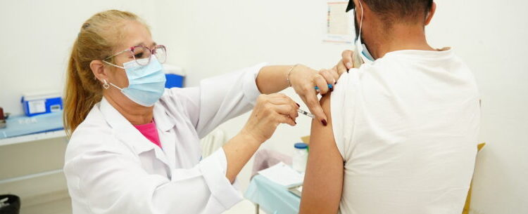 Caraguatatuba muda início da vacinação contra gripe para terça-feira