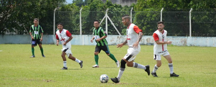 Torneio Aniversário da Cidade de futebol de campo e futsal agitam final de semana