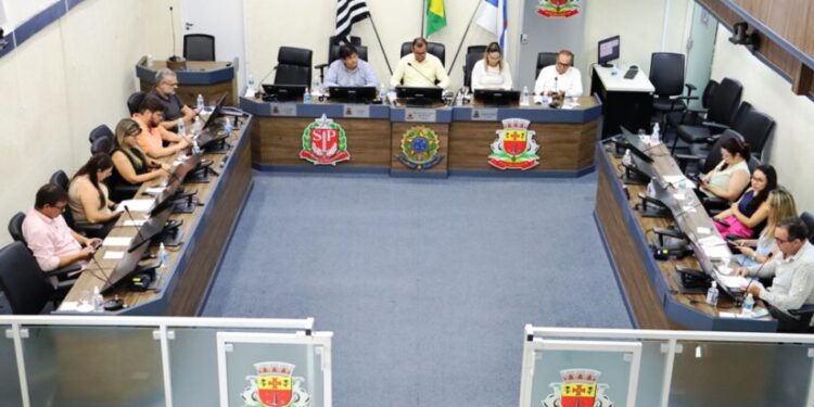 Secretaria de Saúde presta contas na Câmara Municipal