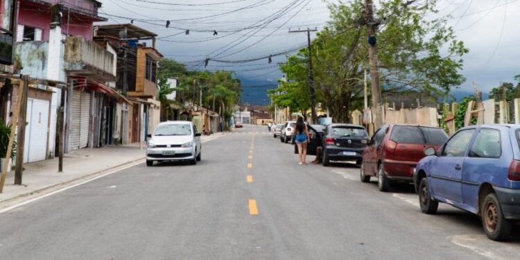 Pavimentação do Jardim Veleiros permite novo caminho para travessia de balsas Bertioga/Guarujá