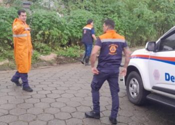 Caraguatatuba recebe visita de integrantes da Defesa Civil do Estado após chuvas de cabeceira