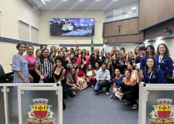 Câmara Municipal presta homenagem a servidoras públicas no Dia Internacional da Mulher