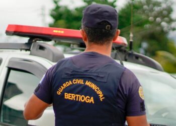 GCM recupera celular roubado no Centro de Bertioga