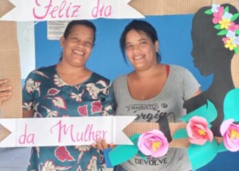 Mulheres do CRAS Massaguaçu se reúnem para encontros e oficinas de artesanato