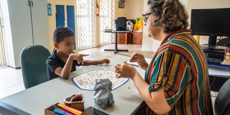 Serviço de fonoaudiologia auxilia desenvolvimento dos alunos da rede municipal de Bertioga