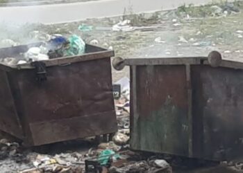 Prefeitura de Caraguatatuba registra ato de vandalismo em caçambas de lixo