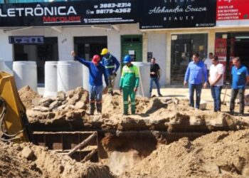 Prefeito de Caraguatatuba vistoria mais uma obra de drenagem na região central