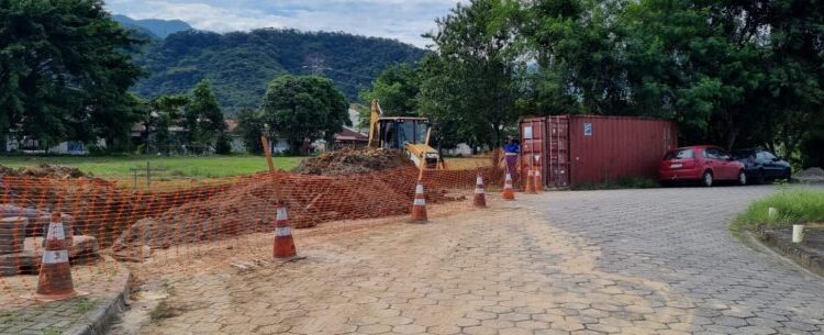 Prefeitura de Caraguatatuba continua execução de obras de drenagem em bairros