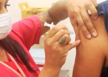 Mais de 2 mil atendimentos são realizados durante o mutirão de vacinação, exames e avaliação bucal