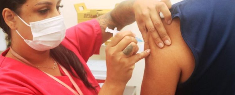 Mais de 2 mil atendimentos são realizados durante o mutirão de vacinação, exames e avaliação bucal