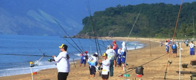 Campeonato Paulista de Pesca reúne 100 competidores e arrecada 120 kg de alimentos para instituições sociais