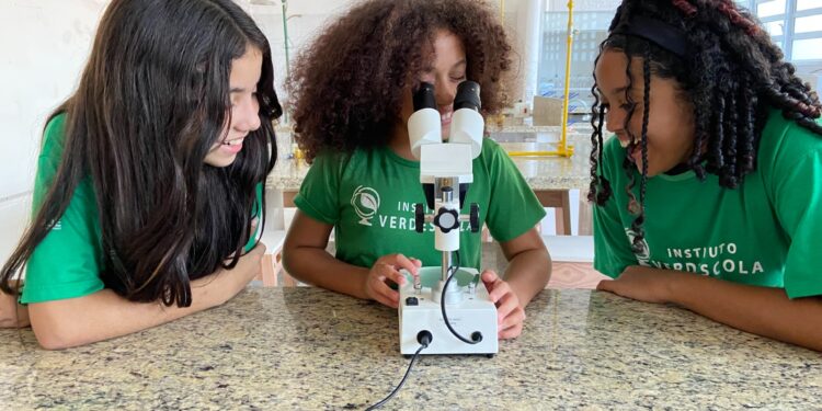 ONG do Litoral Norte de SP lança projeto para inclusão de meninas na Ciência e Tecnologia