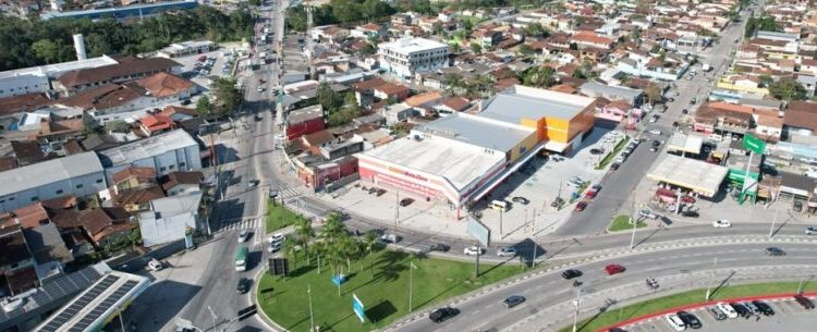 Prefeitura faz alteração no trânsito da Miguel Varlez para obras e ônibus mudam rota