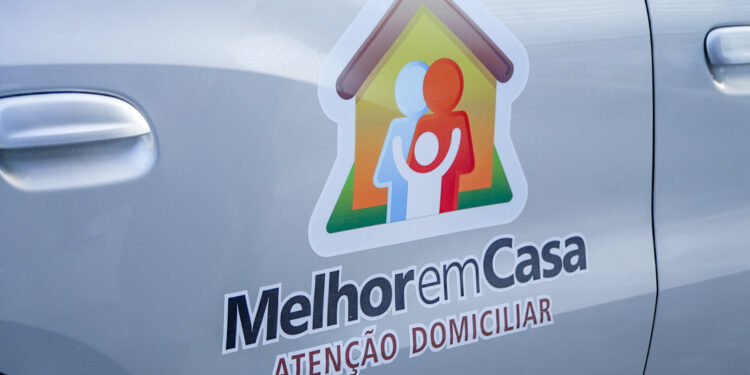 ‘Melhor em Casa’: Conheça o programa que leva equipes médicas para tratar pacientes em suas residências