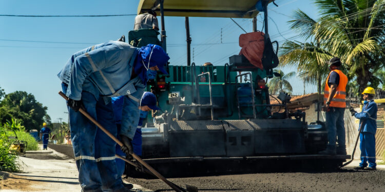 Urbanização do Vista Linda avança com asfalto, nova praça e Complexo de Segurança, em Bertioga (SP)