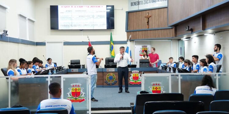 Câmara Jovem: Jovens vereadores participam de terceira reunião preparatória na Câmara Municipal