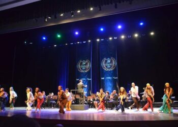  Público lota Teatro Mario Covas no Concerto de Gala da Banda Carlos Gomes