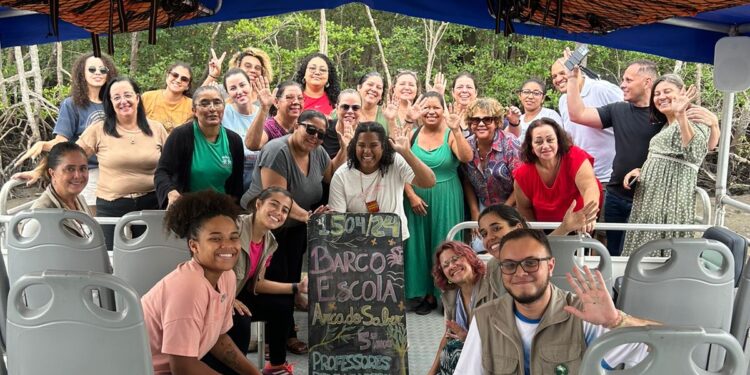 Professores da rede municipal recebem capacitação no Barco-Escola ‘Arca do Saber’