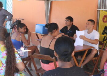 Prefeitura entrega guias de emplacamento para ligação de água no Núcleo Ribeirão
