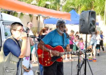 Na praia com Livros e Histórias” leva literatura e contação de histórias para a população neste sábado
