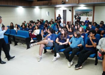 Programa Visita Monitorada: Câmara Municipal recebe estudantes do Colégio Anglo Módulo