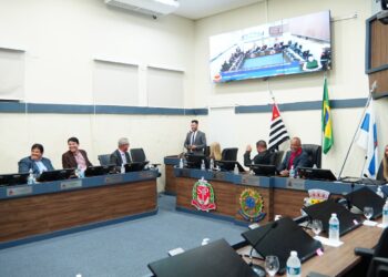Rodolfo Augusto Pereira César recebe Título de Cidadão Caraguatatubense da Câmara Municipal