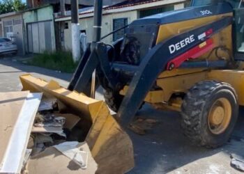 Prefeitura prossegue com serviços de limpeza e Bota-fora em vários bairros