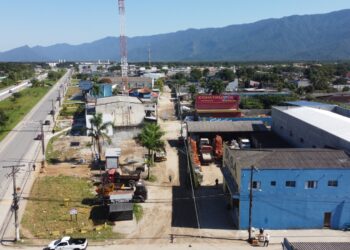 Reunião sobre ligações de água e esgoto tem saldo positivo no Chácaras, em Bertioga (SP)