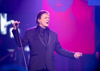 Shows com bandas e cantores renomados e desfile cívico-militar abrilhantam comemoração de 33 anos de Bertioga; veja programação completa