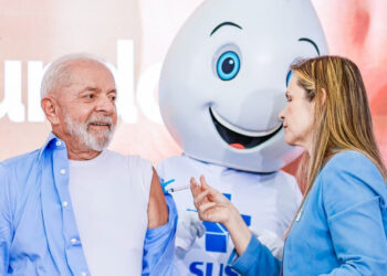 Presidente Lula participa de coletiva sobre fortalecimento do SUS: “dobramos o número de médicos na Saúde da Família”