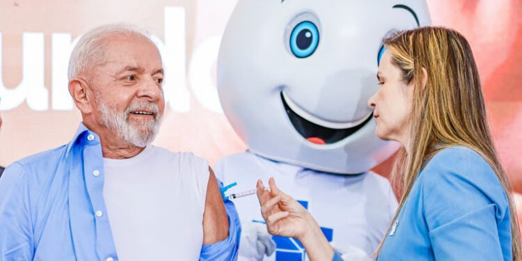 Presidente Lula participa de coletiva sobre fortalecimento do SUS: “dobramos o número de médicos na Saúde da Família”