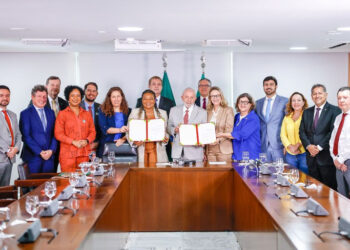 Lula sanciona leis de fortalecimento do turismo e da cultura e de proteção a trabalhadores de arquivos