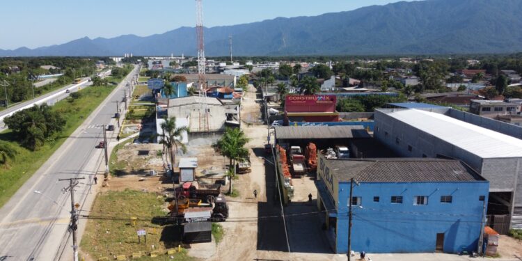 Reunião sobre ligações de água e esgoto tem saldo positivo no Chácaras, em Bertioga (SP)