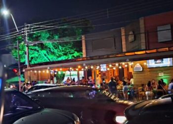 Prefeitura realiza fiscalização no final de semana e resulta em multas e advertências em Caraguatatuba