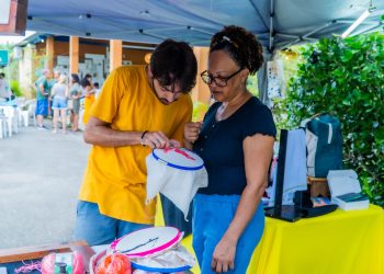 Feira de economia solidária realiza uma programação especial de Dia das Mães