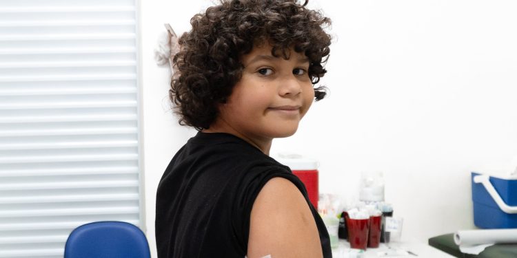 Bertioga amplia vacinação contra a dengue para pessoas de 10 a 14 anos