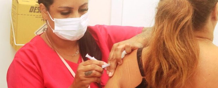 Caraguatatuba amplia vacinação contra gripe para todas as idades