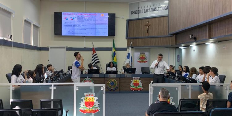 Jovens vereadores têm encontro preparatório antes da primeira sessão ordinária do ano