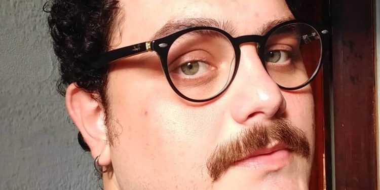 Luiz Brener lança livro de poesias “Animais Minúsculos”