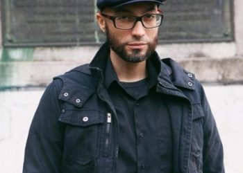 Artista de Caraguá lança jogo de tabuleiro oficial do Chapolin Colorado   