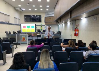 Servidores da Câmara Municipal participam de curso sobre gestão e fiscalização de contratos e licitações