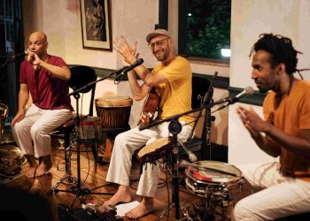 João Oliveira, Jota Erre e Kabé Pinheiro apresentam o show “Terra Batida” no Sesc Taubaté