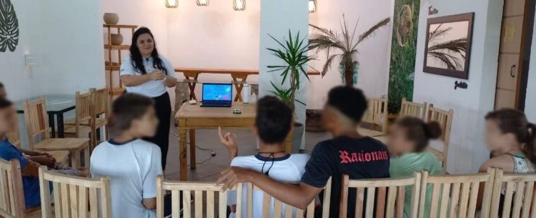 Caraguatatuba oferece oficinas e palestras para crianças em situação de vulnerabilidade