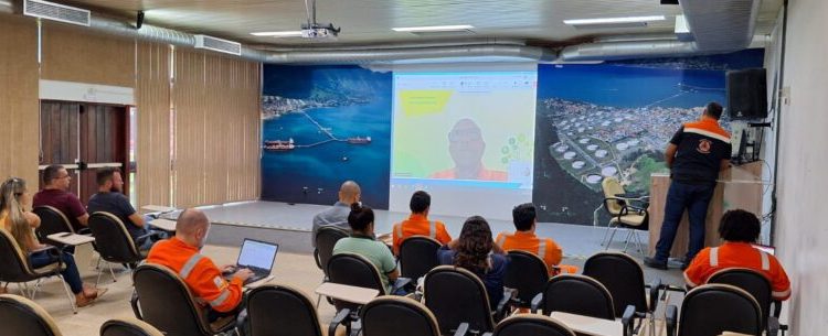 Defesa Civil de Caraguatatuba participa de APELL em São Sebastião