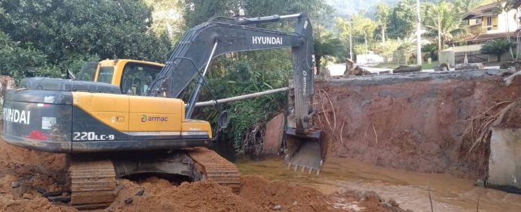 Prefeitura de Caraguatatuba organiza força-tarefa para acelerar a reconstrução da ponte do Verde Mar